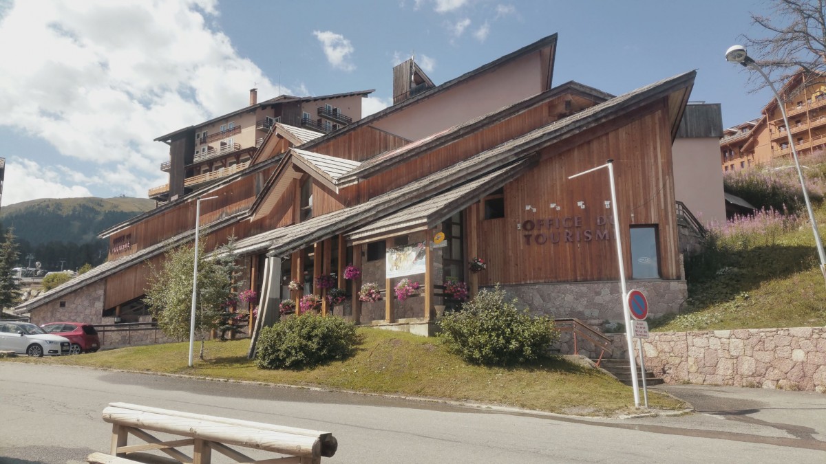 Schedules & Contacts