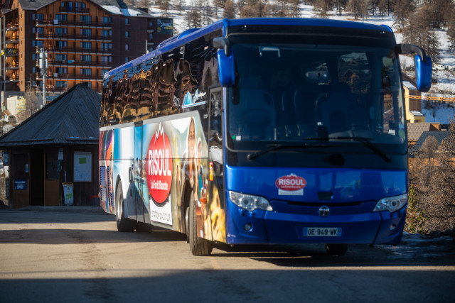 Bus "Neige Express" (Paris - Marseille - Risoul)