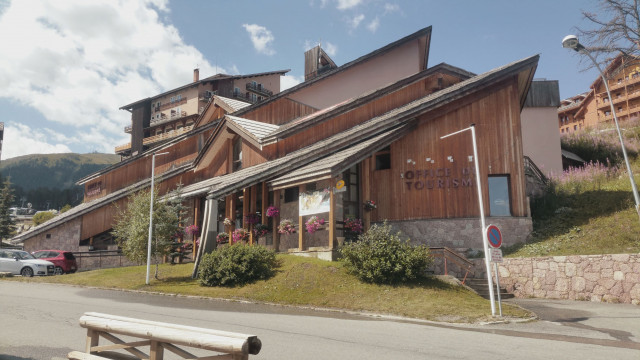CONTATTI E ORARI