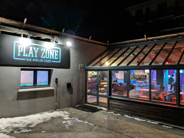 Playzone Bowling, playroom