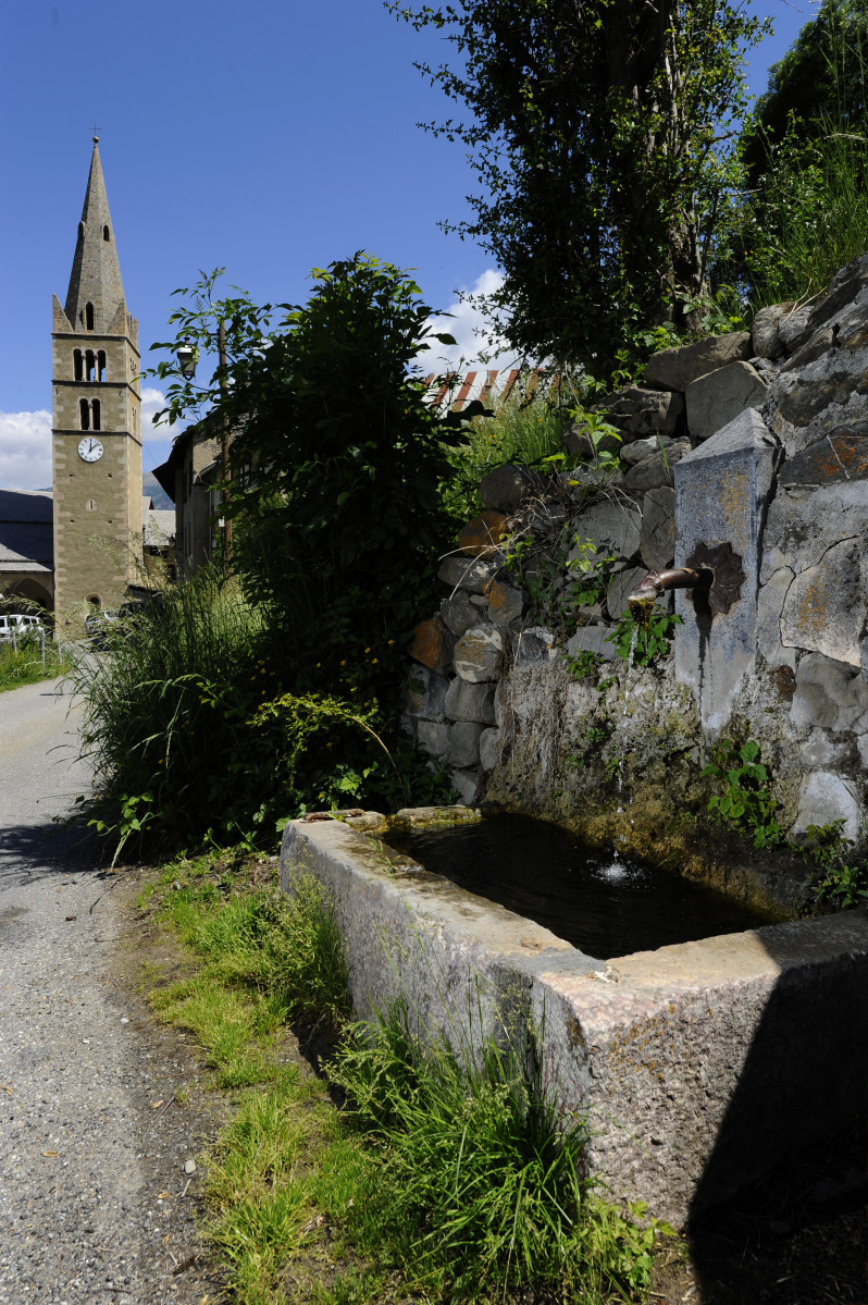 eglise_risoul_copyright_manumolle_com.jpg