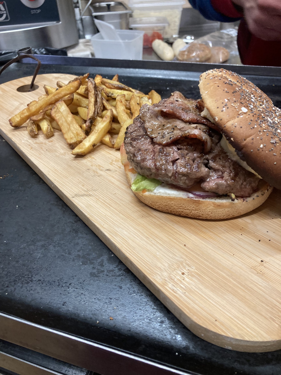 burger_3.jpeg burger_3.jpeg