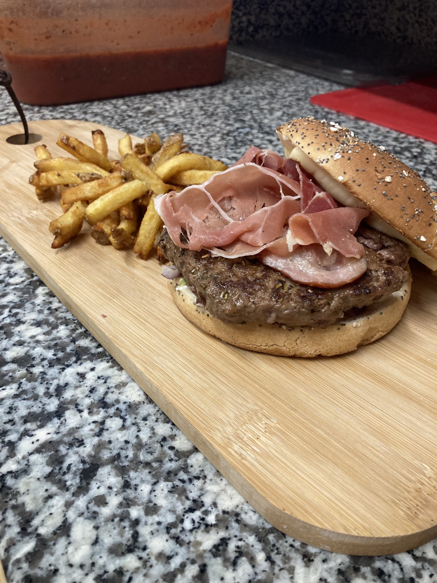 burger.jpeg burger.jpeg