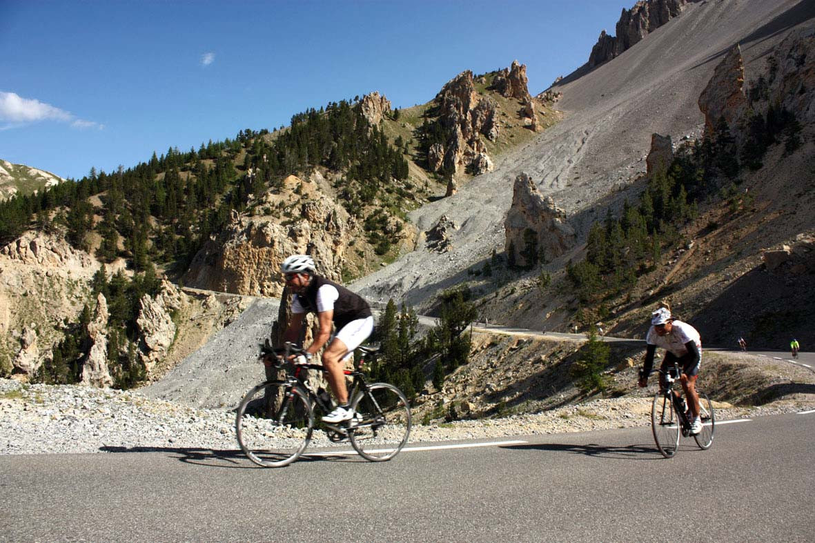 Cyclo au Col Izoard - © Office de Tourisme du Queyras Cyclo au Col Izoard