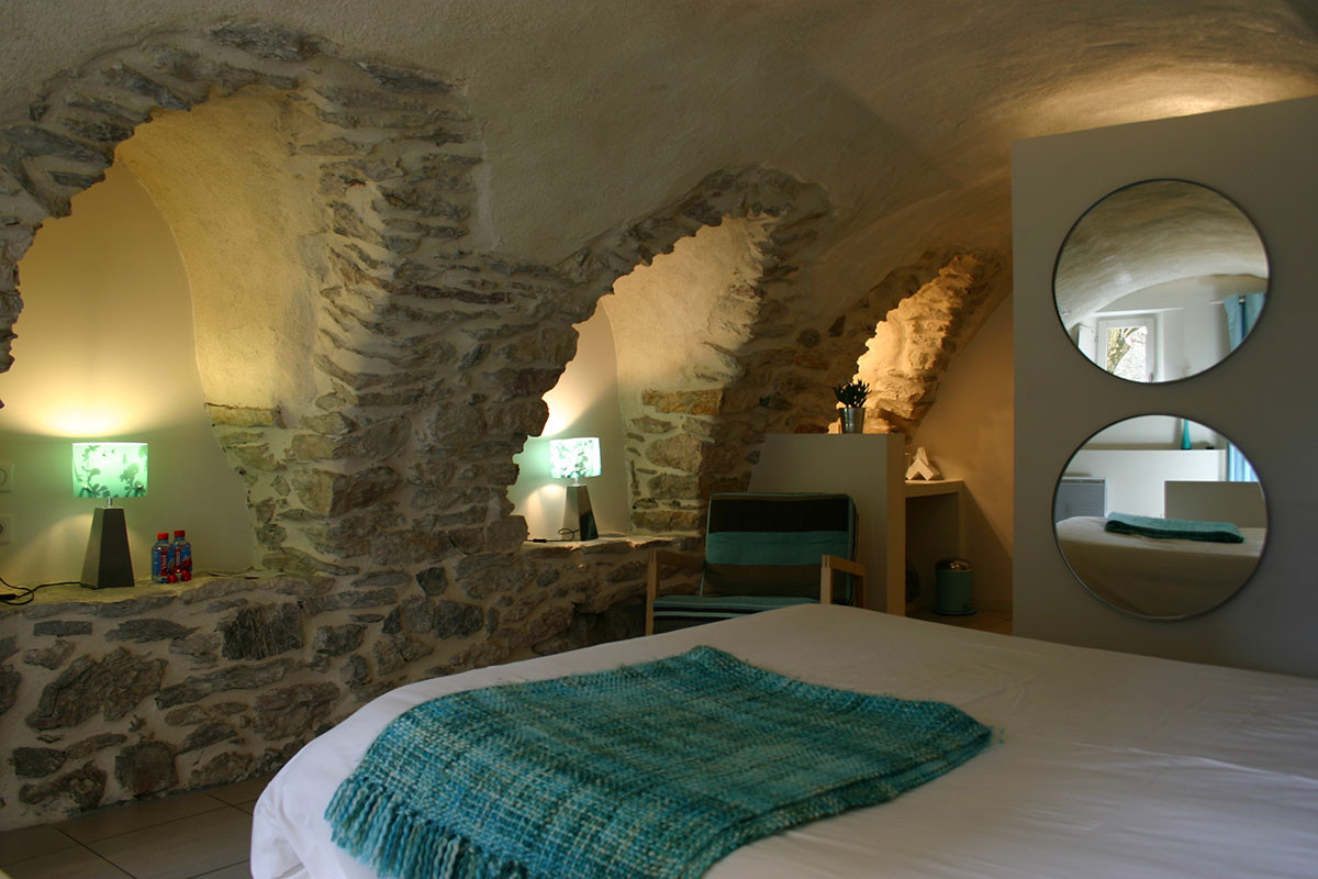 Intérieur d’une chambre, lit double Intérieur d’une chambre, lit double