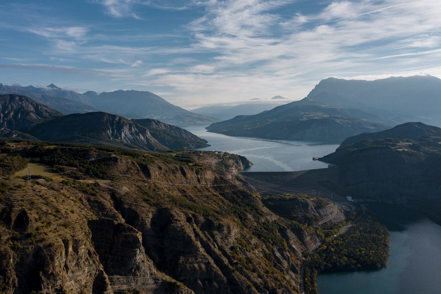 Lac de Serre-Ponçon et son barrage Lac de Serre-Ponçon et son barrage