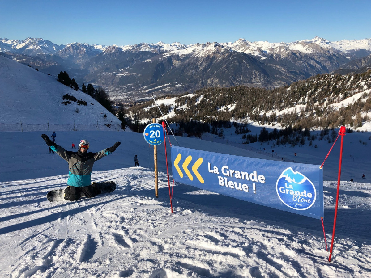 La Grande Bleue du sommet à la station ! 5km de piste! La Grande Bleue du sommet à la station ! 5km de piste!