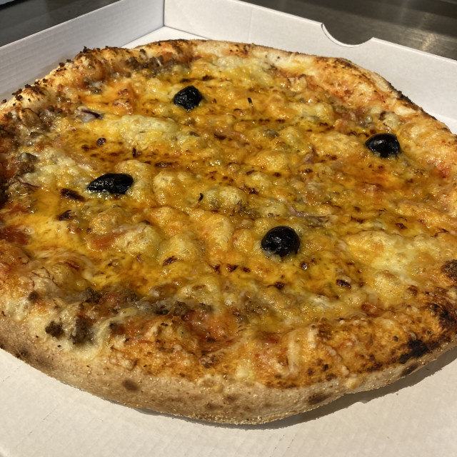 pizza_2.jpeg pizza_2.jpeg