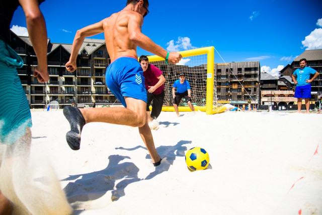 Beach volley , beach soccer
