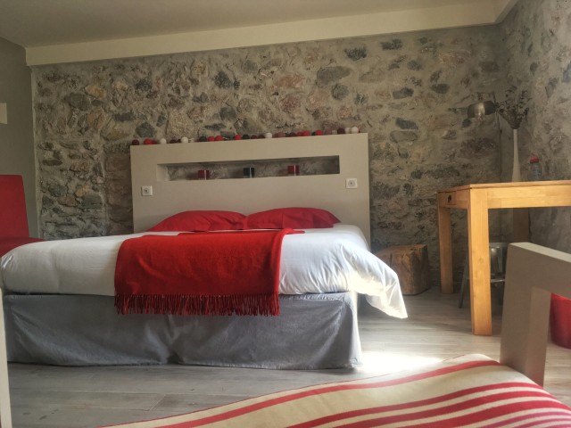 dzsee2564-retouchet-15547 dzsee2564-retouchet-15547