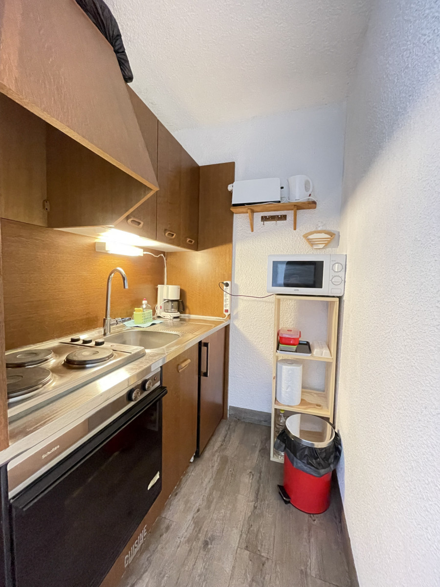 risoul_hebergement_century21_slp_immobilier_clematitesb47_cuisine