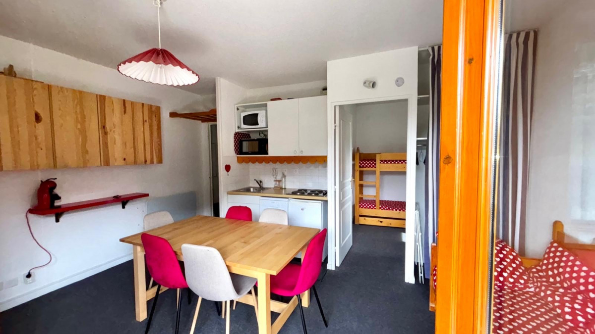 24c3927f-b7a2-49f1-874a-64bb3ad678d0