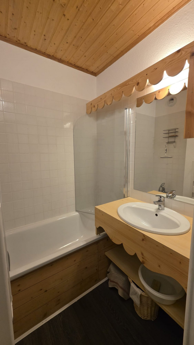 ceffbb66-9cc3-4984-aceb-eb421e264425