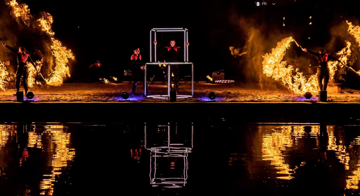 Spectacle lazer by Elysium Pyronix_Risoul Spectacle lazer by Elysium Pyronix_Risoul