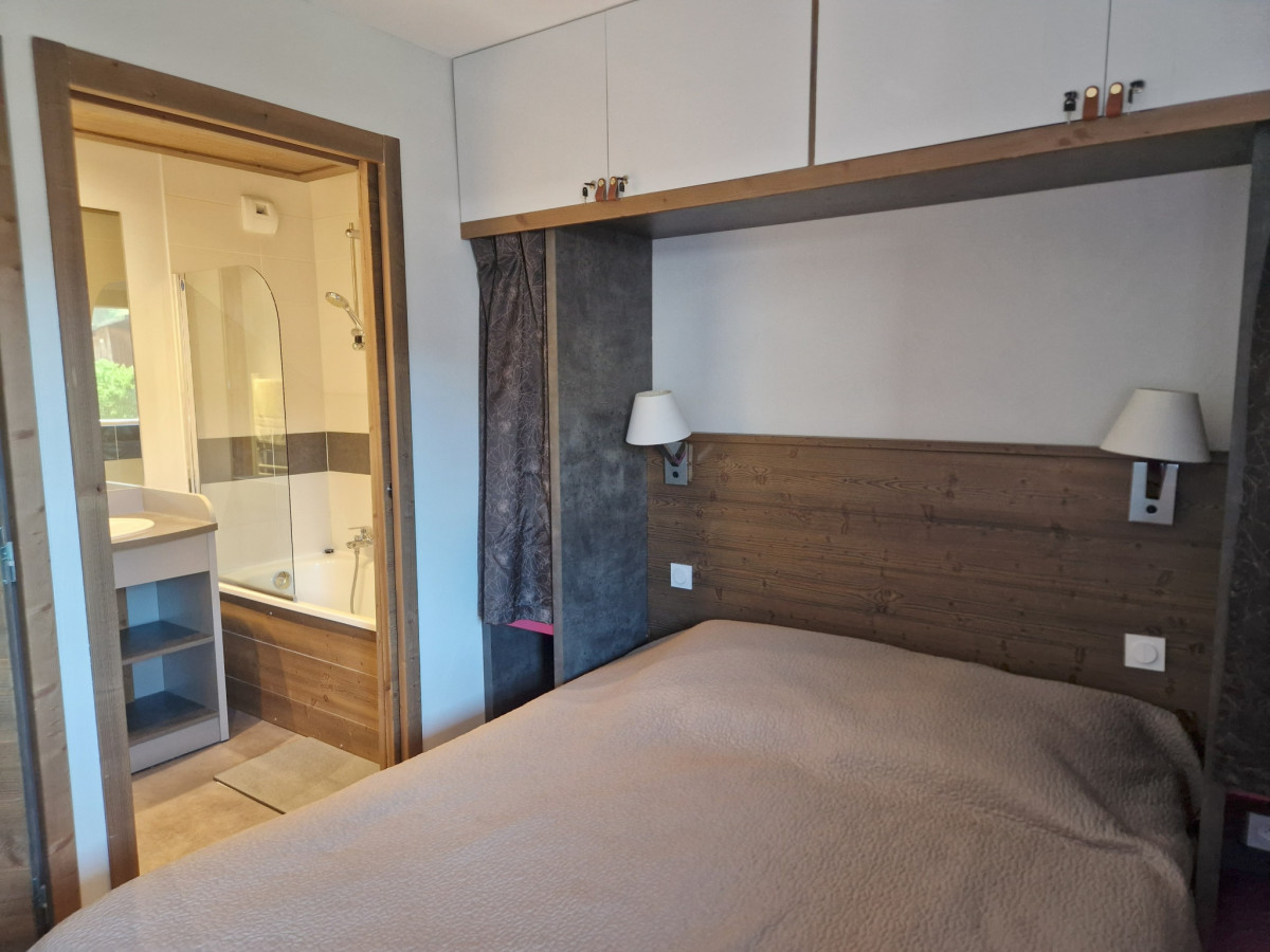 Deneb 35 - Chambre 1 & Salle de bain