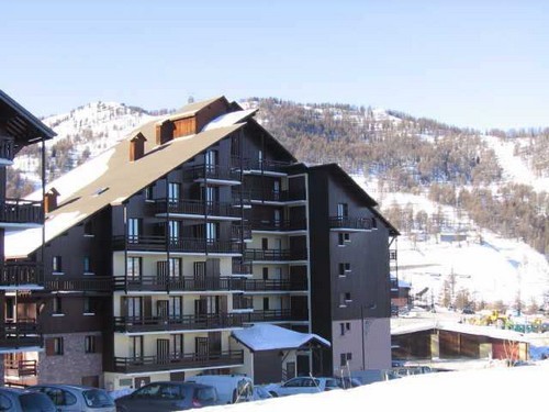 risoul-hebergement-chamois-013-vue-batiment-otim-9667