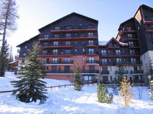 risoul-hebergement-clarines-d-311-vue-ext-batiment-otim-9723