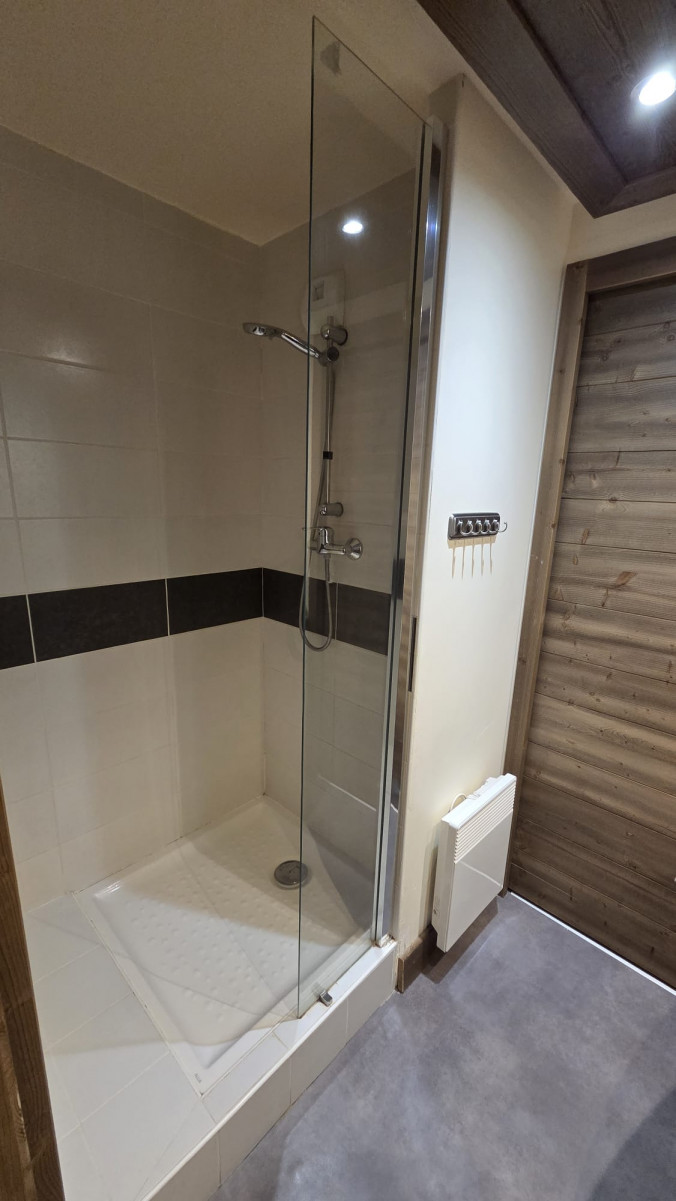 risoul-hebergement-deneb22-sdb-2482131 risoul-hebergement-deneb22-sdb-2482131