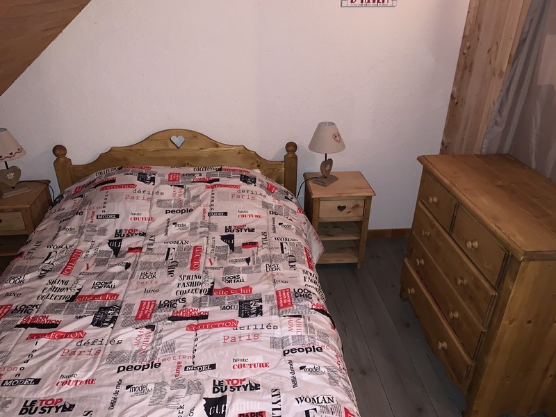 risoul-hebergement-risoul-resa-chalet-tetras2-chambre-etage-94747