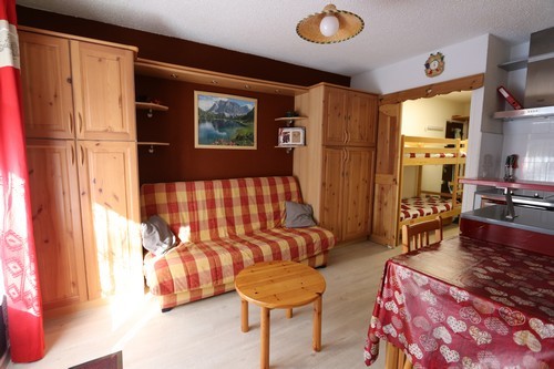 risoul-hebergement-risoulresa-villaret-ambrassi-sejour1-462831