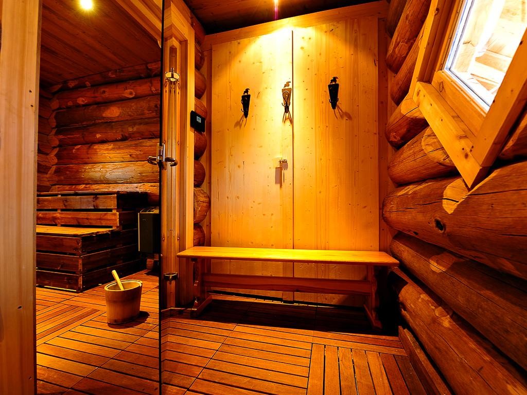 sauna-entree-14060