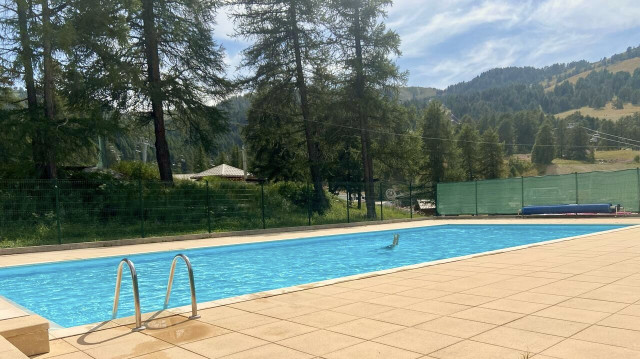 12-piscine-3099171