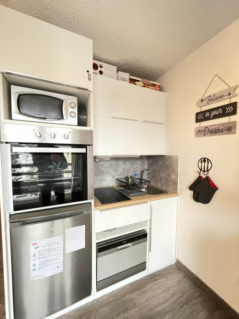 risoul_hebergement_century21_slp_immobilier_cristalA213_cuisine