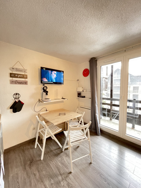 risoul_hebergement_century21_slp_immobilier_cristalA213_sejour risoul_hebergement_century21_slp_immobilier_cristalA213_sejour