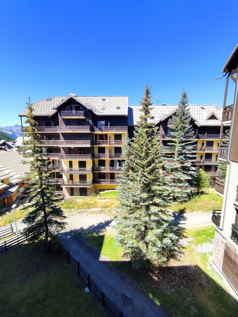 risoul_hebergement_century21_slp_immobilier_cristalA213_vue_exterieure_ete risoul_hebergement_century21_slp_immobilier_cristalA213_vue_exterieure_ete