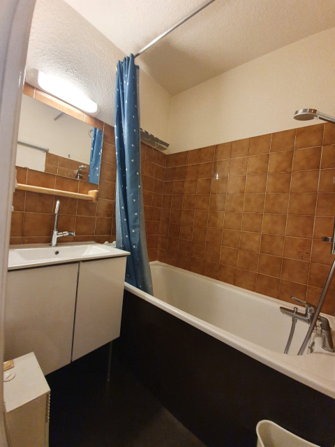 risoul_hebergement_century21_slp_immobilier_cristalA116_salle_de_bains risoul_hebergement_century21_slp_immobilier_cristalA116_salle_de_bains