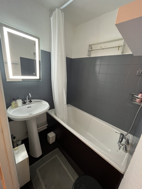 risoul_hebergement_century21_slp_immobilier_cristalA416_salle_de_bains risoul_hebergement_century21_slp_immobilier_cristalA416_salle_de_bains