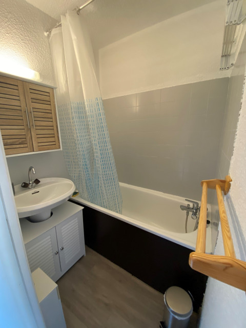 risoul_hebergement_century21_slp_immobilier_cristalb25_salle_de_bains risoul_hebergement_century21_slp_immobilier_cristalb25_salle_de_bains