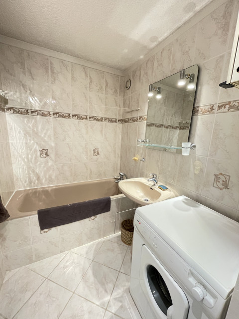 risoul_hebergement_century21_slp_immobilier_cimbro124_salle_de_bains risoul_hebergement_century21_slp_immobilier_cimbro124_salle_de_bains