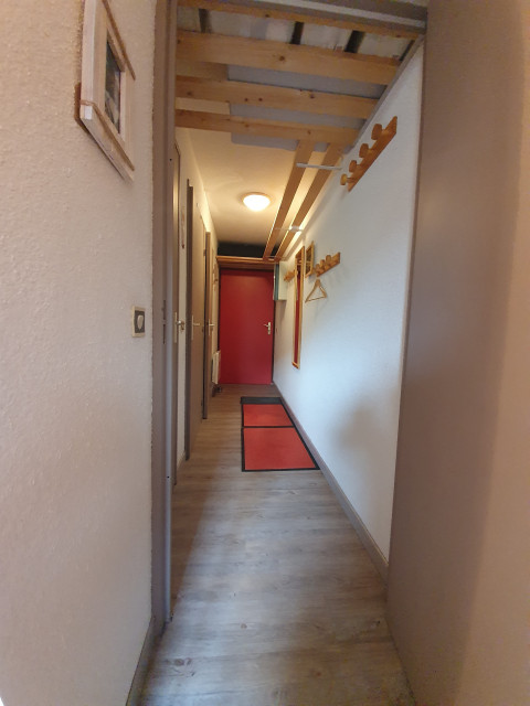 risoul_hebergement_century21_slp_immobilier_Edelweiss A 50_couloir risoul_hebergement_century21_slp_immobilier_Edelweiss A 50_couloir