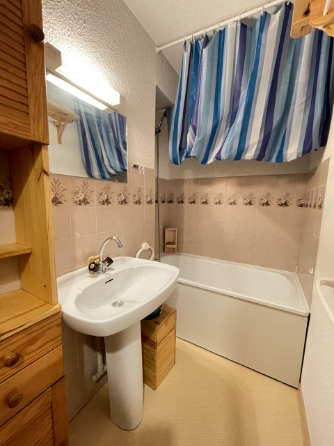 risoul_hebergement_century21_slp_immobilier_edelweissb9_salle_de_bains risoul_hebergement_century21_slp_immobilier_edelweissb9_salle_de_bains