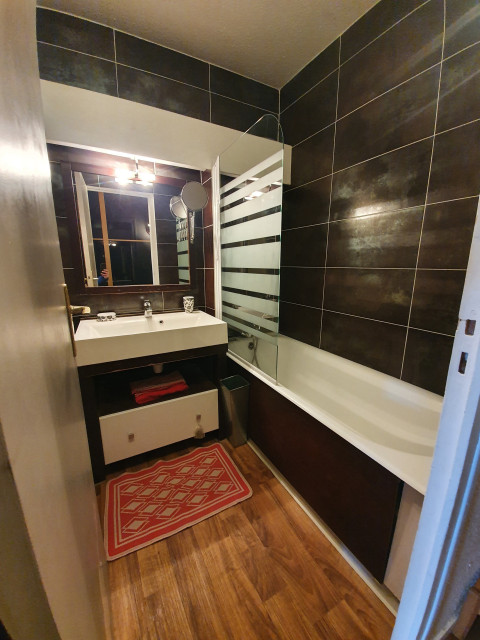 risoul_hebergement_century21_slp_immobilier_valbelC6_salle_de_bains risoul_hebergement_century21_slp_immobilier_valbelC6_salle_de_bains
