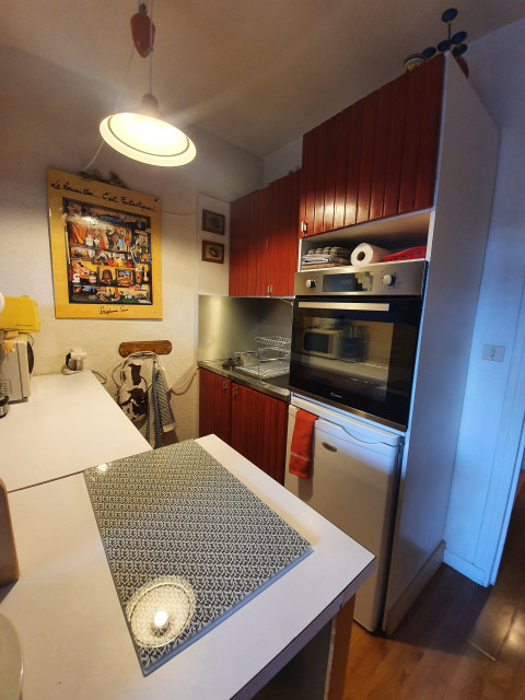 risoul_hebergement_century21_slp_immobilier_valbelC6_cuisine risoul_hebergement_century21_slp_immobilier_valbelC6_cuisine