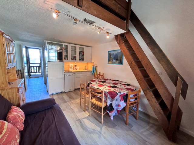 risoul_hebergement_century21_slp_immobilier_clarinesb1209_sejour1 risoul_hebergement_century21_slp_immobilier_clarinesb1209_sejour1