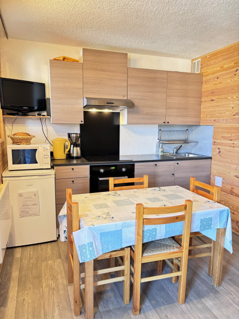 risoul_hebergerment_century21_airellesb03_cuisine risoul_hebergerment_century21_airellesb03_cuisine