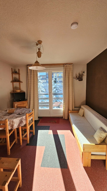 9b7dbbc0-0f64-4f15-ab8a-51a78ac960ec