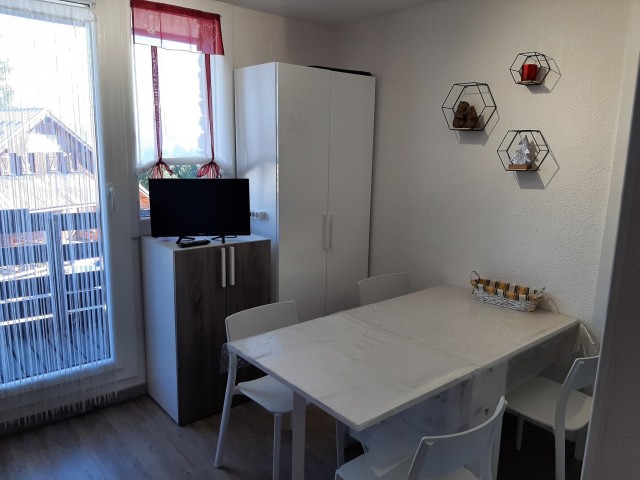 20220825-100820-476593 20220825-100820-476593