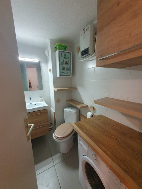 salle de bain + wc - RDC- salle de bain + wc - RDC-