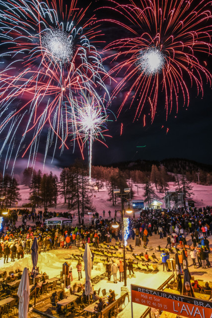 REVEILLON DU NOUVEL AN :  GRAND FEU D'ARTIFICE DU 31 !_Risoul