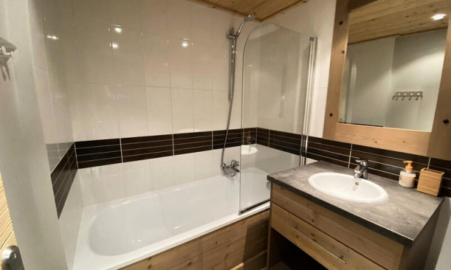 _ws-photos_FRANCE_risoul_residences_residence-antares-maeva-home_appartement-au-pieds-des-pistes-vue-montagne-coin-cabine-2-pieces-6-personnes-confort_7_2800286