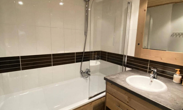 _ws-photos_FRANCE_risoul_residences_residence-antares-maeva-home_appartement-au-pieds-des-pistes-vue-montagne-coin-cabine-2-pieces-6-personnes-confort_8_2504908