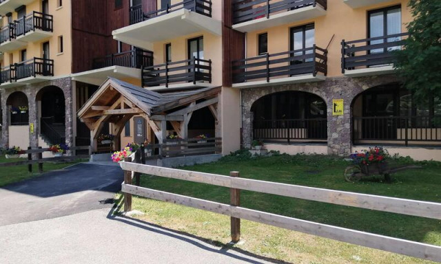 _ws-photos_FRANCE_risoul_residences_residence-christiana_1e96063eea7c2f08cd9b512dcbbcc3d4_2384165