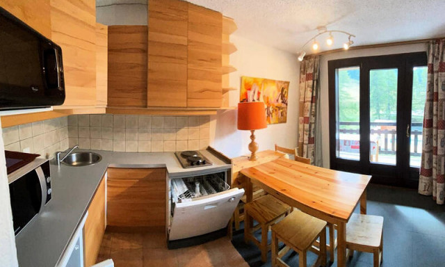 _ws-photos_FRANCE_risoul_residences_residence-florins-maeva-home_appartement-au-pied-des-pistes-vue-montagne-2-pieces-4-personnes-budget_0_3375210