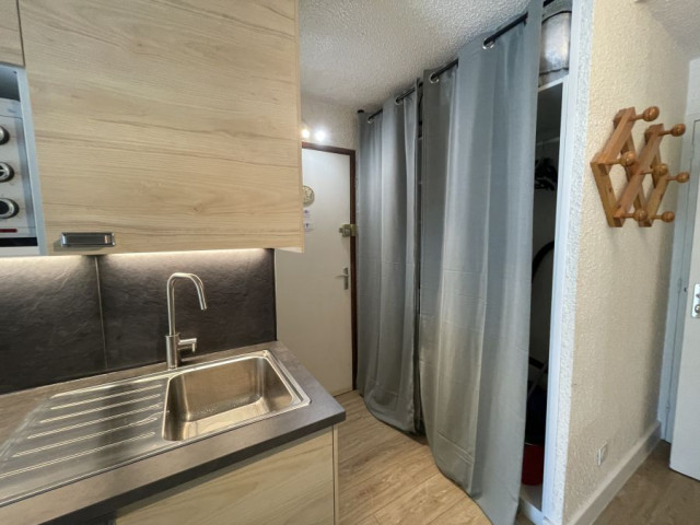 photo-risoul-entr-e-avec-grand-dressing-1185260 photo-risoul-entr-e-avec-grand-dressing-1185260