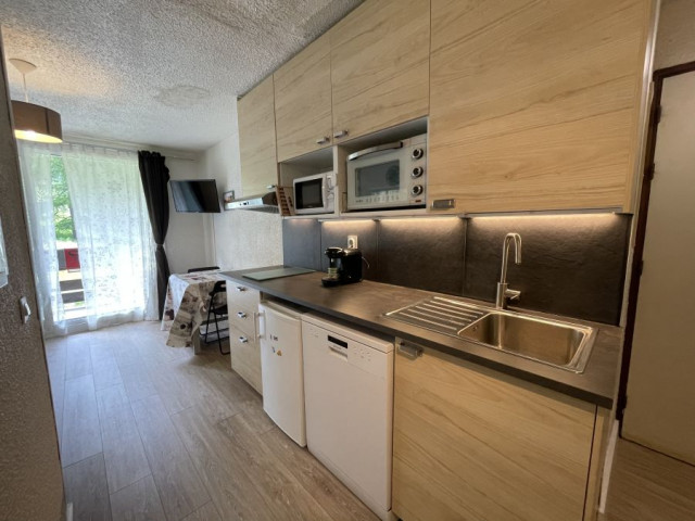 photo-risoul-la-cuisine-vu-sur-le-salon-1185258 photo-risoul-la-cuisine-vu-sur-le-salon-1185258