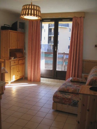 risoul-hebergement-clarines-50a-salon-1-2195